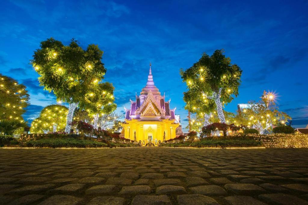 Hotel Le Lerts Living Khon Kaen Exterior photo