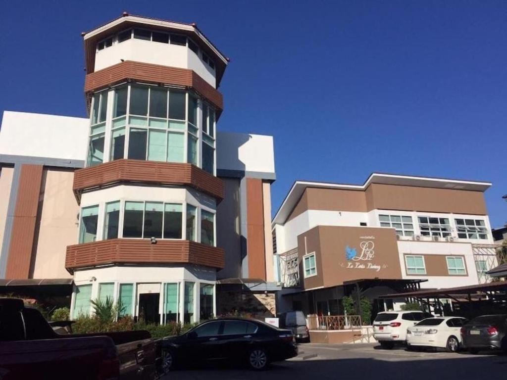 Hotel Le Lerts Living Khon Kaen Exterior photo